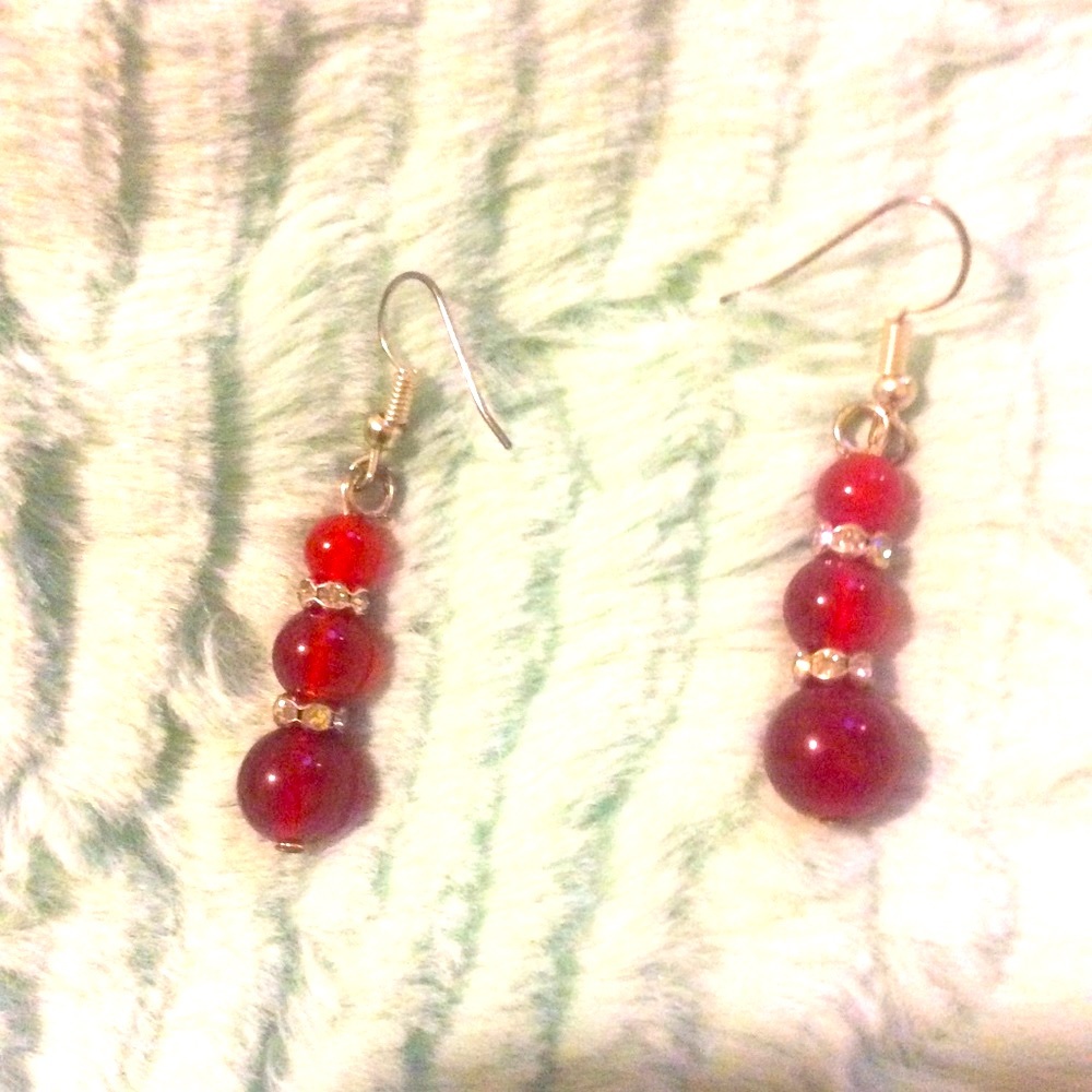 Natural red jade/clear crystal pierced earrings
